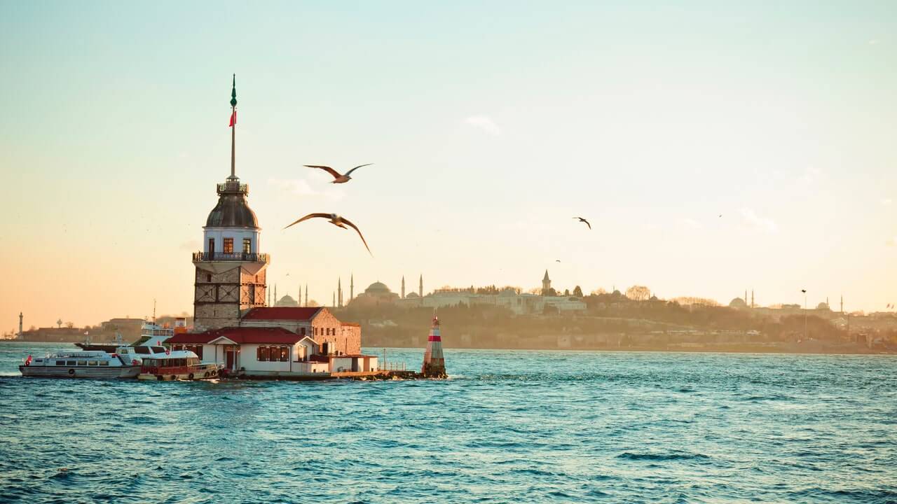 ÇAMLICA CAMİSİ-BEYLERBEYİ SARAYI-ÜSKÜDAR-KIZ KULESİ-MİHRİMAH SULTAN CAMİSİ-AZİZ MAHMUT HUDAİ TÜRBESİ VE CAMİSİ
